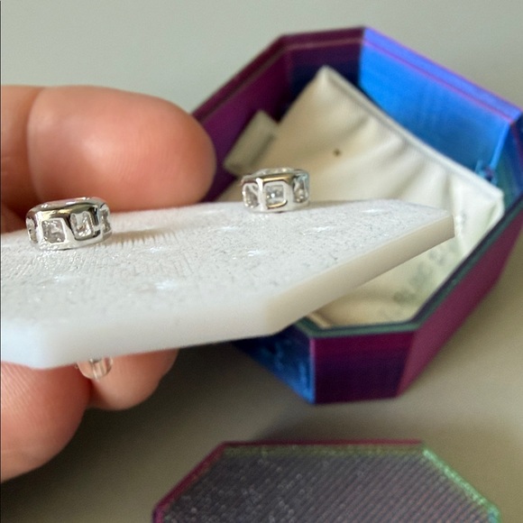 Sterling Silver Stud Earrings in 3D printed Box - Picture 3 of 5